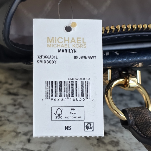 Michael Kors Marilyn Small Logo Blue Crossbody SET - Picture 8 of 14
